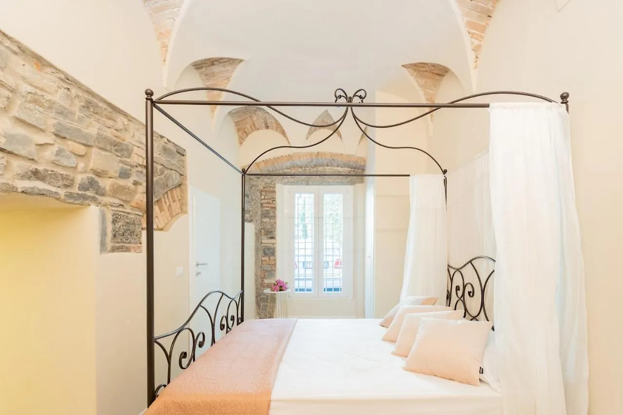 Romantic Escape City Centre With Jacuzzi & Parking By Rent All Como Apartment