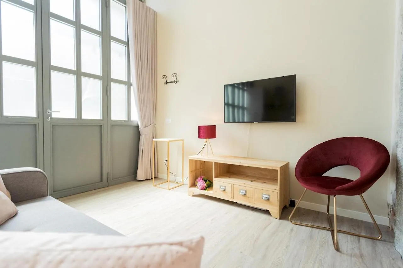 Romantic Escape City Centre With Jacuzzi & Parking By Rent All Como Apartment